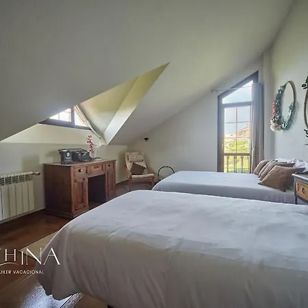 Casa Otanes. En La Playa, Con Piscina Privada. Mogro