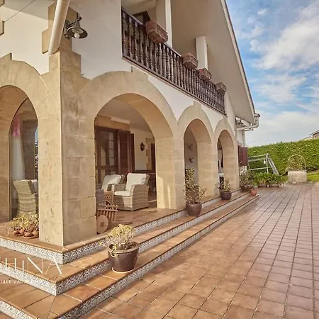 Casa Otanes. En La Playa, Con Piscina Privada.