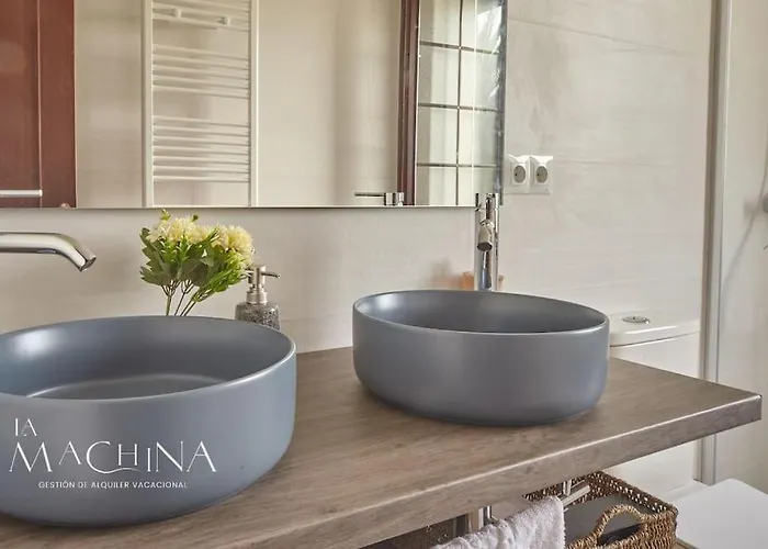 Casa Otanes. En La Playa, Con Piscina Privada. * Mogro