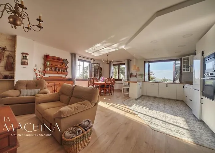 Villa Casa Otanes. En La Playa, Con Piscina Privada. Mogro