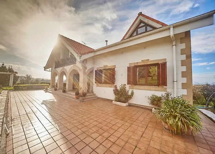 Casa Otanes. En La Playa, Con Piscina Privada. Mogro