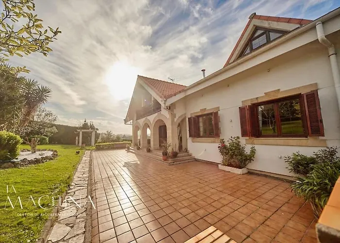 Casa Otanes. En La Playa, Con Piscina Privada. Mogro