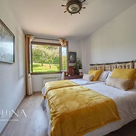 Villa Casa Otanes. En La Playa, Con Piscina Privada. Mogro