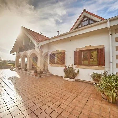 Casa Otanes. En La Playa, Con Piscina Privada. Mogro