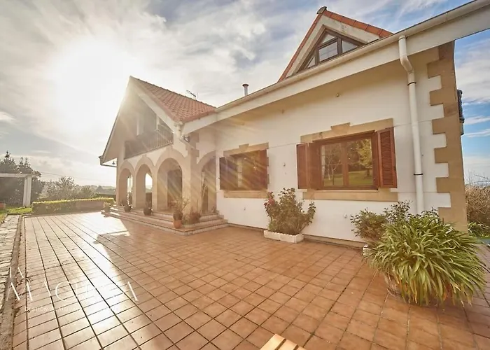 Casa Otanes. En La Playa, Con Piscina Privada.