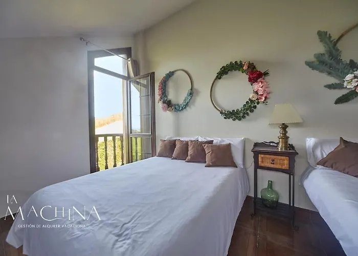 Casa Otanes. En La Playa, Con Piscina Privada. Villa Mogro